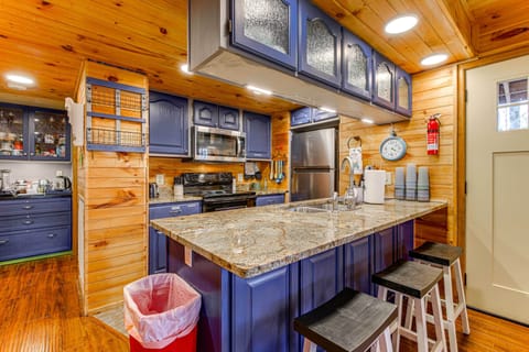 Kitchen | Blender | Crockpot | Trash Bags/Paper Towels | Main Level