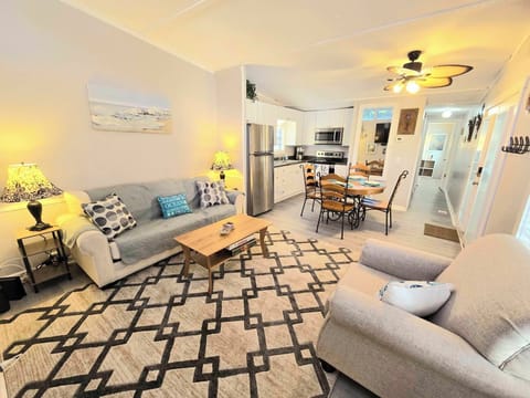 Living Room/Kitchen