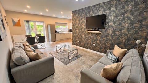 Living Room / Lounge