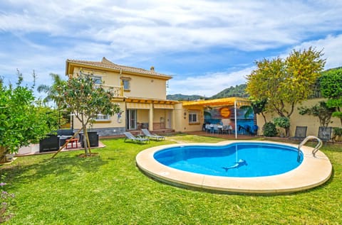Holiday villa with private swimming pool in Alhaurín