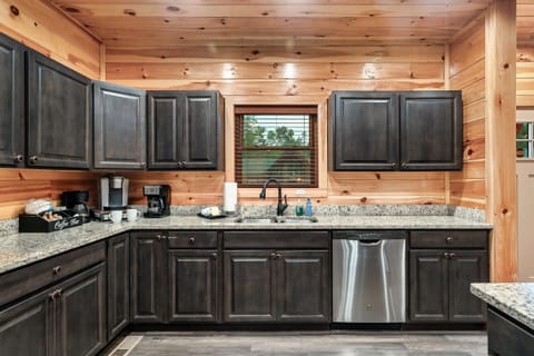 Full stocked kitchen!