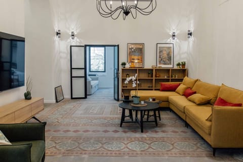 Living Room / Lounge