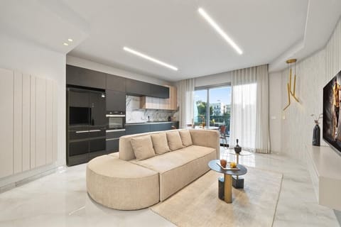 Living Room / Lounge