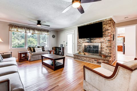 Stonecrest Vacation Rental | 3BR | 3BA | 2,434 Sq Ft | Stairs to Enter