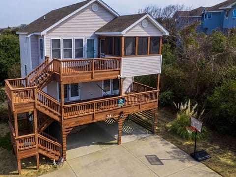 Find your Outer Banks escape at this sunny 4-Bedroom, 3-Bathroom paradise located in Duck.