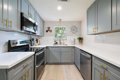 Fully equipped kitchen with everything you need. Just bring your groceries and creativity!