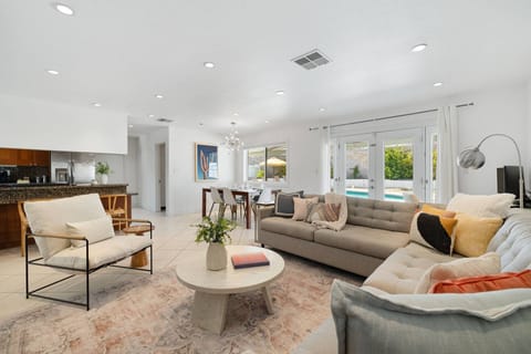 Bright and Inviting Living Room