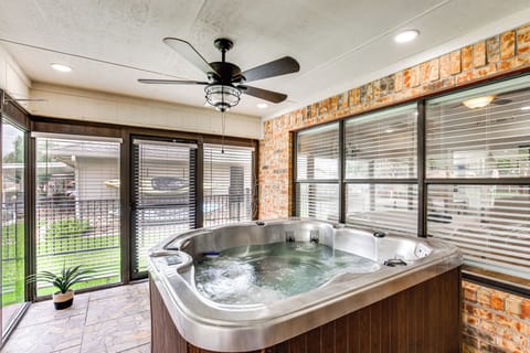 Screened Porch | Private Hot Tub