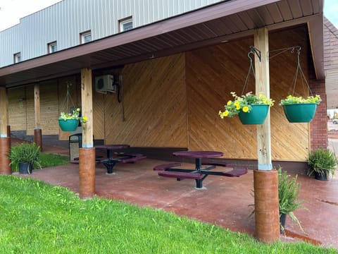 ourdoor seating right next to 3 generation bakery. Love those pasties!