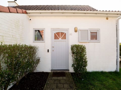 Plant, Property, Building, Window, Door, Wood, House, Land Lot, Grass, Cottage