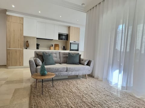 Living, kitchen & dining area