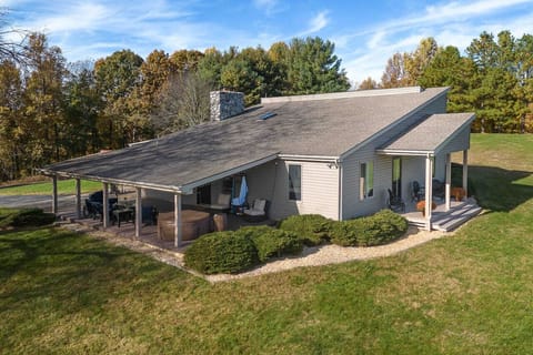 Relax in the Hot Tub with Gorgeous Views – Your Ultimate Outdoor Retreat