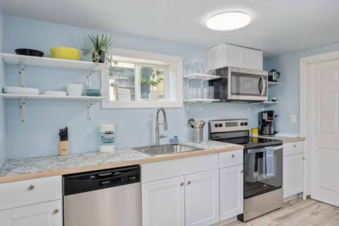 Cook delicious meals for breakfast, lunch, and dinner in this fully equipped kitchen. We suggest grabbing some seafood from a local market.