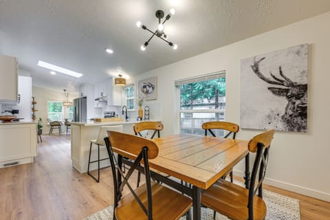 Dining Area | Dishware & Flatware