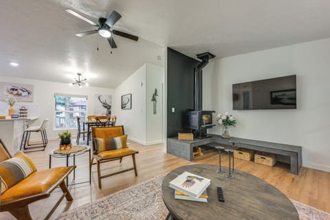 Hoodsport Vacation Rental | 3BR | 2BA | 1,344 Sq Ft | Stairs Required