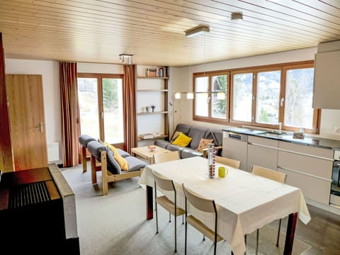 Table, Furniture, Property, Window, Building, Wood, Chair, Architecture, Interior Design, Floor
