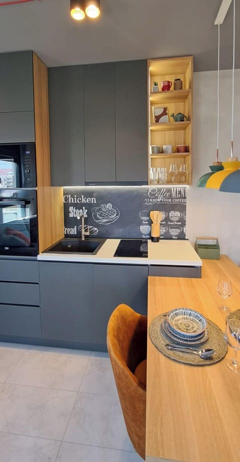 09e7c17a-b053-4706-ad3f-b73836c6c4b5