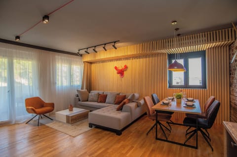 547fceaf-e262-429e-9e01-2ff7b5df3cca