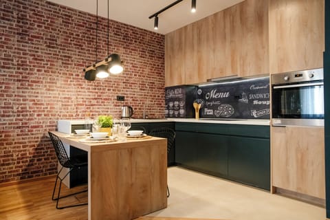 2437a8f6-8b82-4b8d-9725-7aaf3625ed26