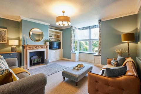 May Cottage, Middleton One Row - Host & Stay