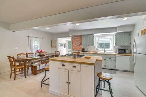 Kitchen | Cooking Basics | Dining Area | 1st Floor