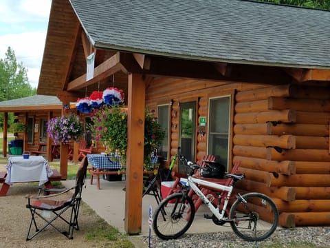 Make the Cabin home!

Often times our Ranch guests make decorate and make the cabins their own for the weekend and we love it!  As you can see this group decorated for the 4th of July!  

Again, you will notice in this picture, this group brought fat tire bikes!  