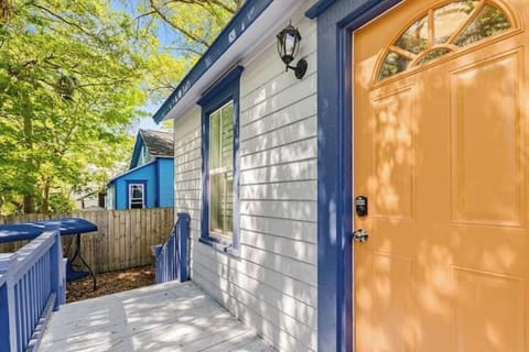back deck/porch into back yard