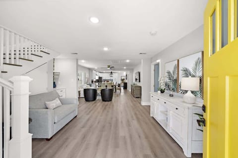 4-web-or-mls-5318 Ave Wide (3)
