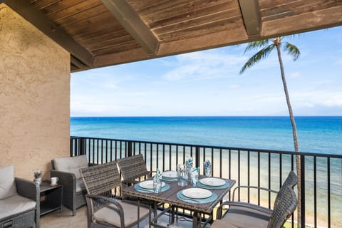 Dine al fresco above the shoreline while enjoying refreshing sea breezes and breathtaking coastal scenery.