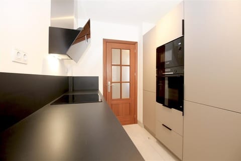 Another picture of the modern fully-equipped kitchen