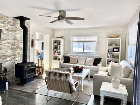Water's Edge cottage, with queen sofa bed