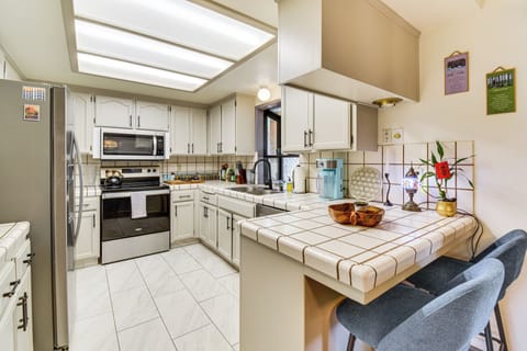 Kitchen | Drip/Keurig Coffee Makers | French Press | Iced Tea Maker | Blender