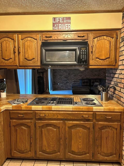 Microwave and full stovetop