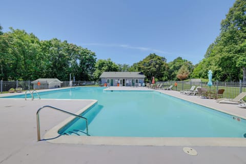 Village East | Community Amenities | Outdoor Pool | Boat Slip | Tennis Courts