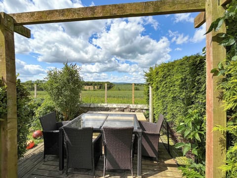 Sitting-out-area | Swinton Mill Farm Cottage, Swinton Mills