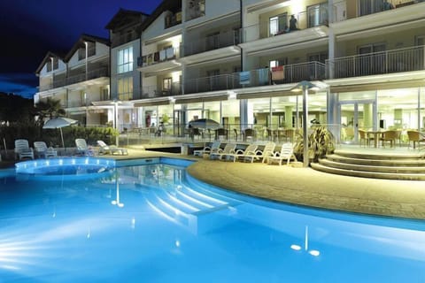 Holiday Home Swimming Pool