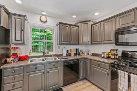 Fully Furnished Kitchen