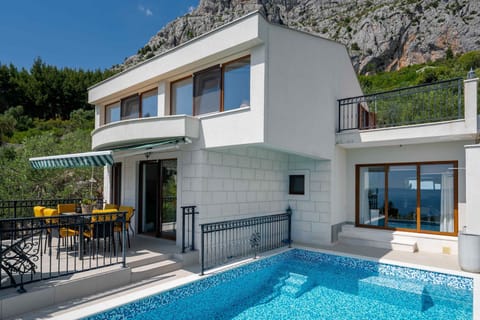 Holiday Home Swimming Pool