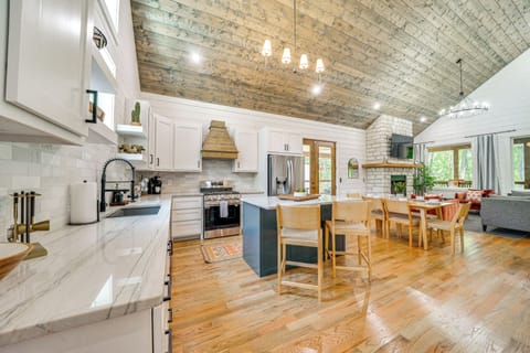 Kitchen | Cooking Basics | Dishwasher | Keurig Coffee Maker | 1st Floor