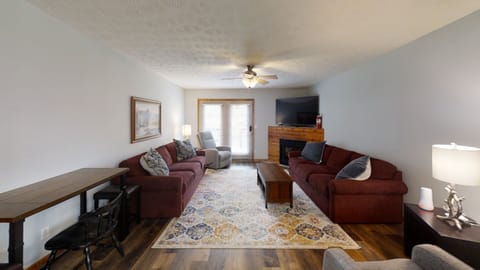 Home Decor, Furniture, Table, Indoors, Living Room