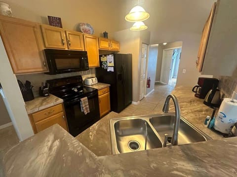 1910SDB - Kitchen (1).jpeg