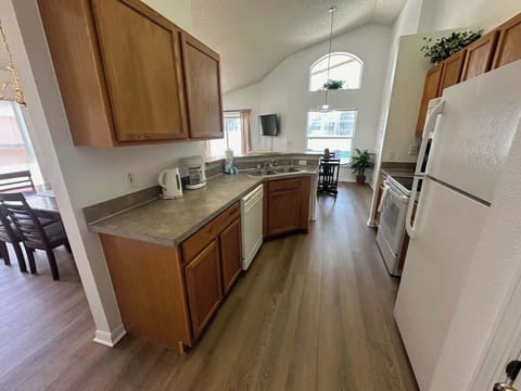 1445PAP - Kitchen (1).jpeg