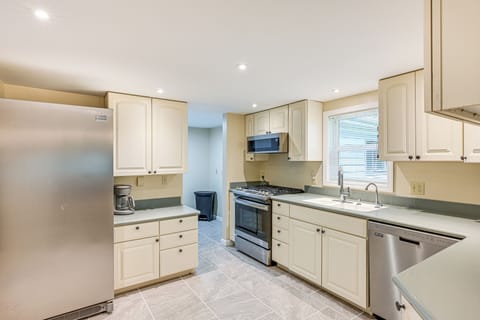 Kitchen | Drip Coffee Maker | Dishwasher | Cooking Utensils | Blender