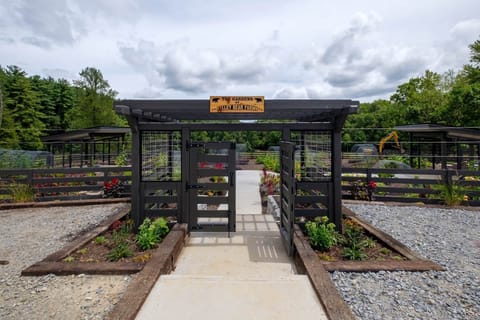 7c413436-aadc-4578-a20a-61c63d5142bf