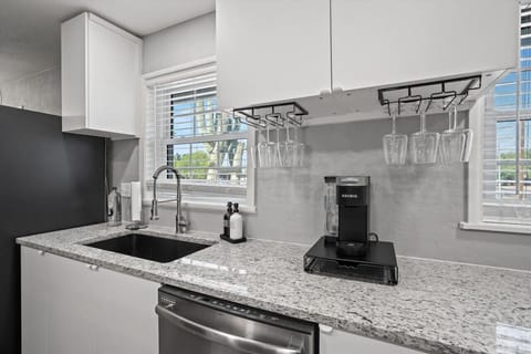 Coffee station & kitchen nook w/ bar setup, perfect for slow mornings or quick refills