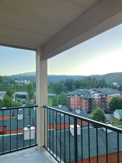 Sit in and enjoy your stay! Birdseye view of the beautiful
Smokies!