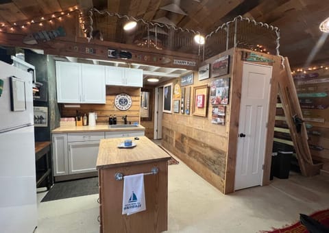 Extra Kitchen? Yes please! Inquire about this extra garage space to use.