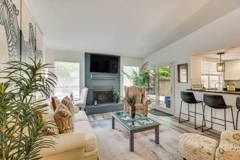 Living Room | Fireplace | Central Air Conditioning & Heating