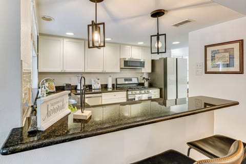 Kitchen | Bar Seating