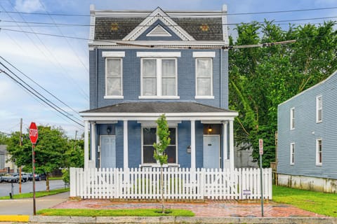 Richmond Vacation Rental | 2BR | 1BA | Steps Required | 1,180 Sq Ft